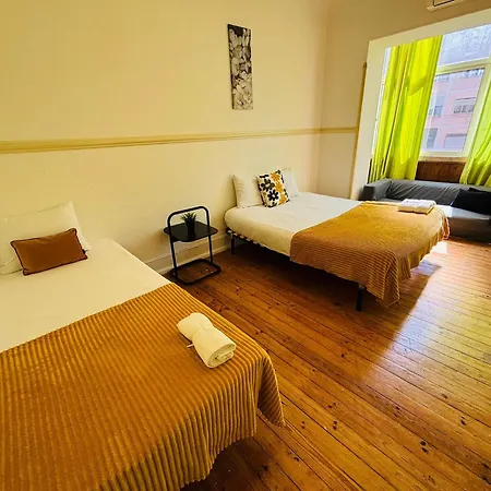 Luxury Ideal For Tourists, Ideal To Visit Lisbon! Vandrarhem