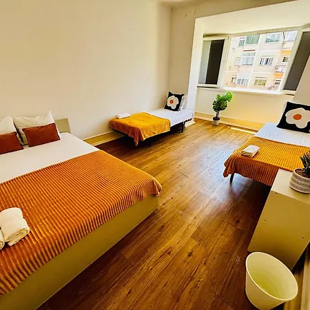 Luxury Ideal For Tourists, Ideal To Visit Lisbon! Vandrarhem